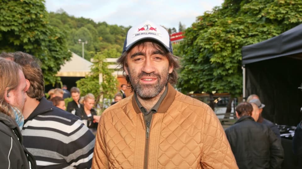 Režisér a herec Jakub Kohák ve svém party outfitu